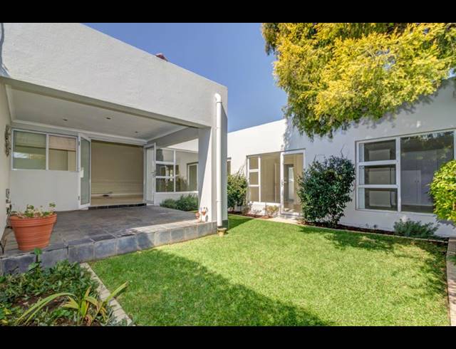 3 BEDROOM HOUSE SOLD IN CEDAR LAKES
